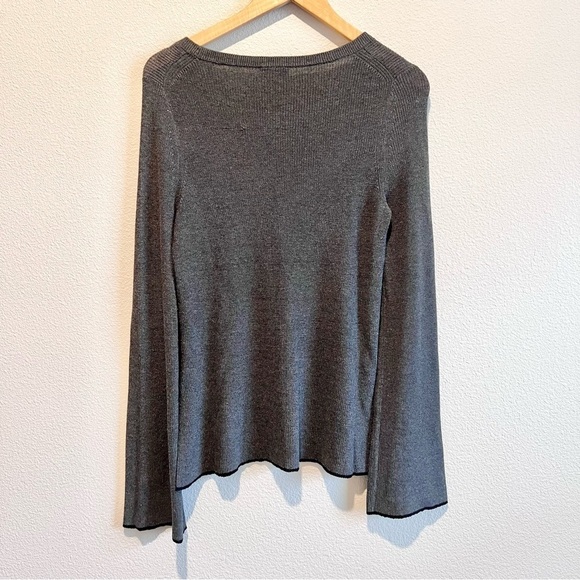 Vince Camuto Gray Knit Sweater Lightweight Bell Sleeves Soft Size Petite Medium - Picture 8 of 8